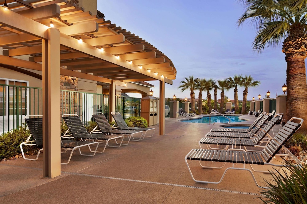 La Quinta Inn & Suites by Wyndham St. George 5/69