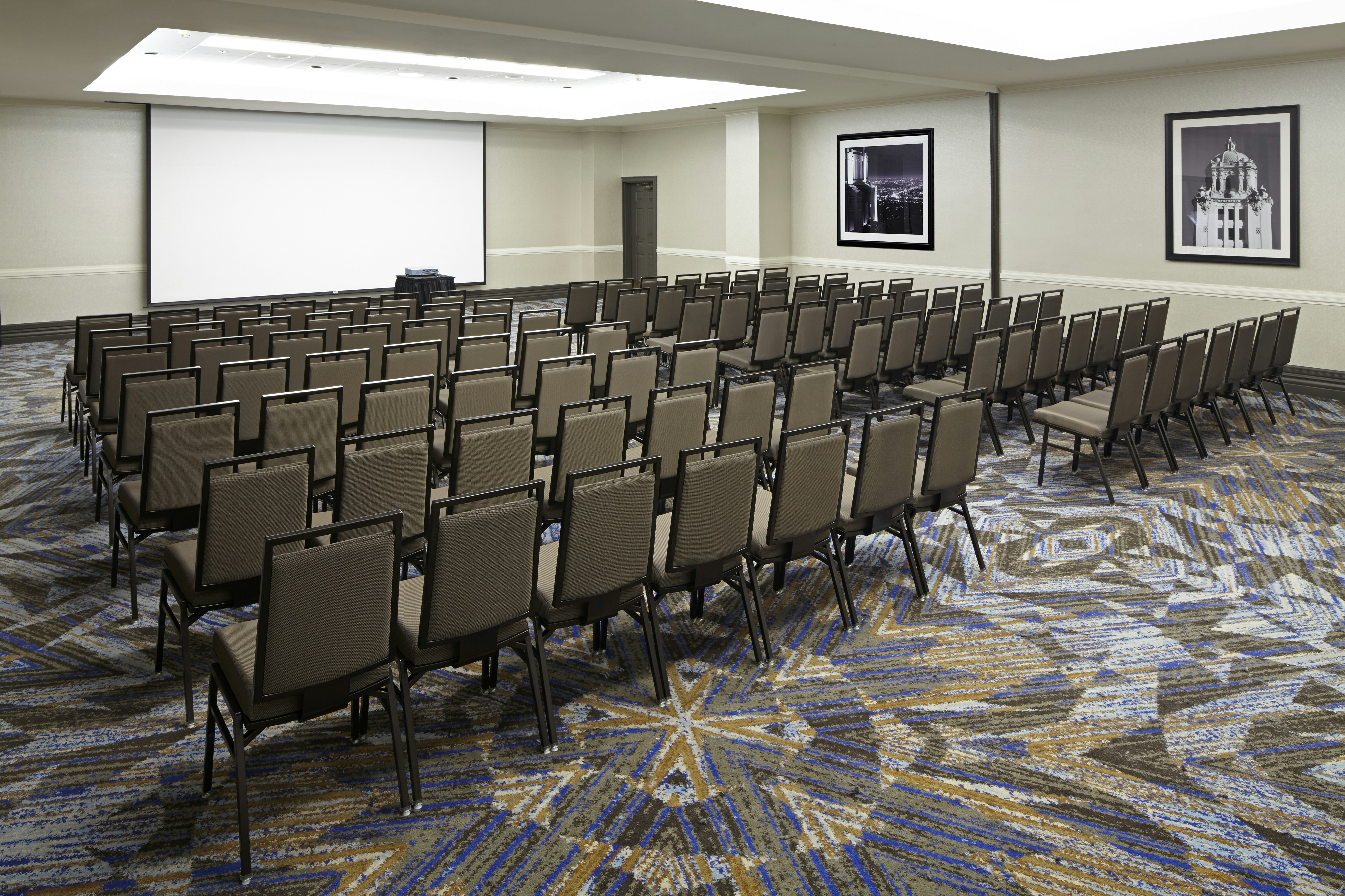 Embassy Suites by Hilton Los Angeles International Airport North 69/74
