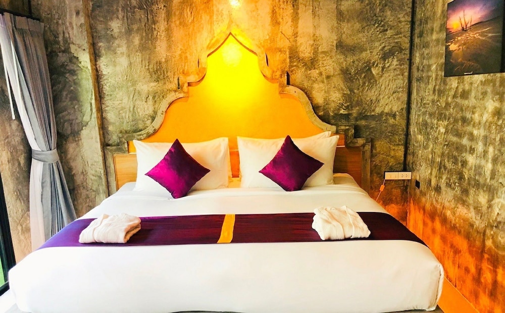 Maneetel Krabi Beachfront 10/50