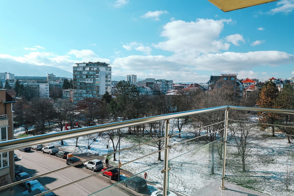Hotel Triada 50/76