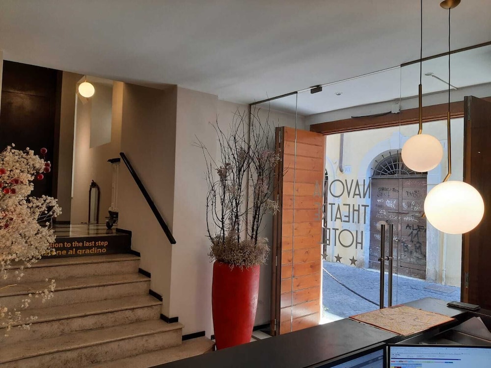 Navona Theatre Hotel 44/54