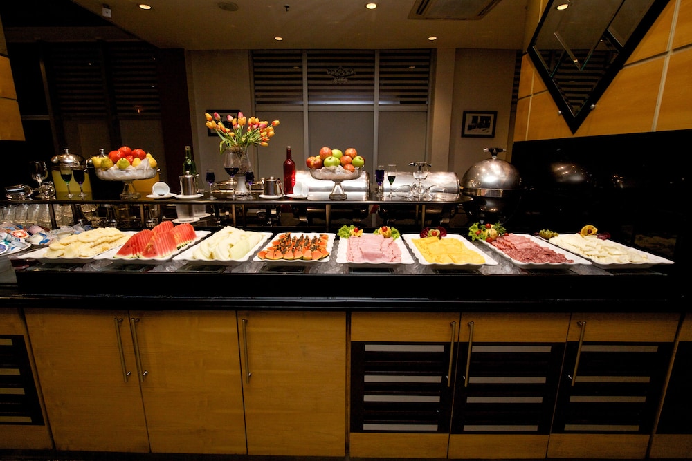 Bristol International Airport Hotel 37/50
