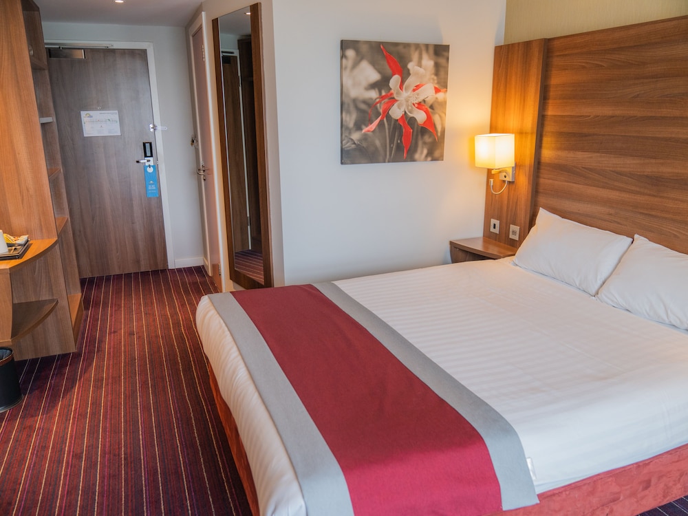 Family, Double Bed, Sofa