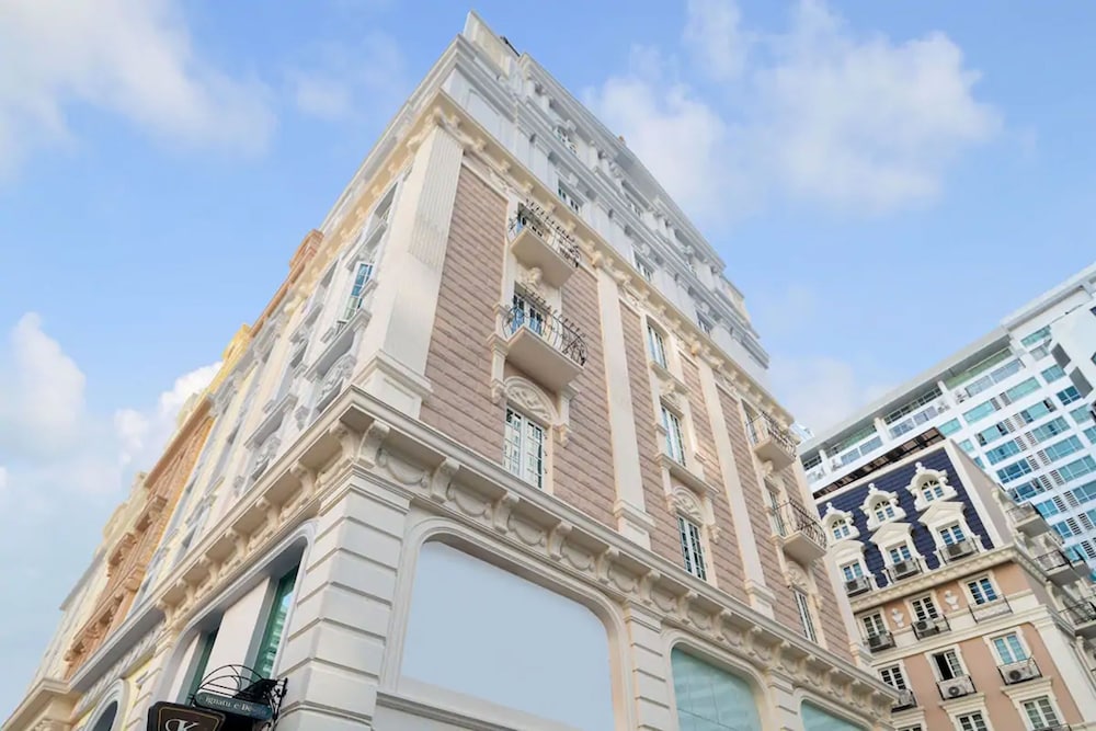 Kingston Suites Bangkok Sukhumvit 15 by Kingston Hotels in BANGKOK