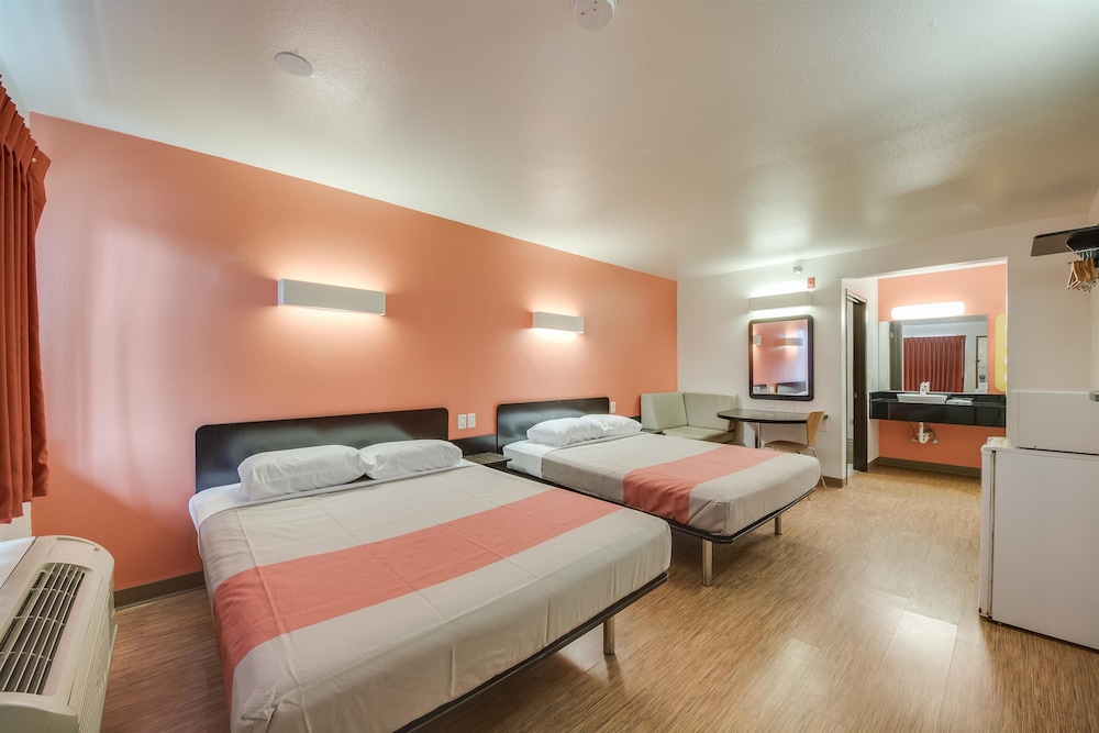 Motel6 Brownsville Tx North 27/55