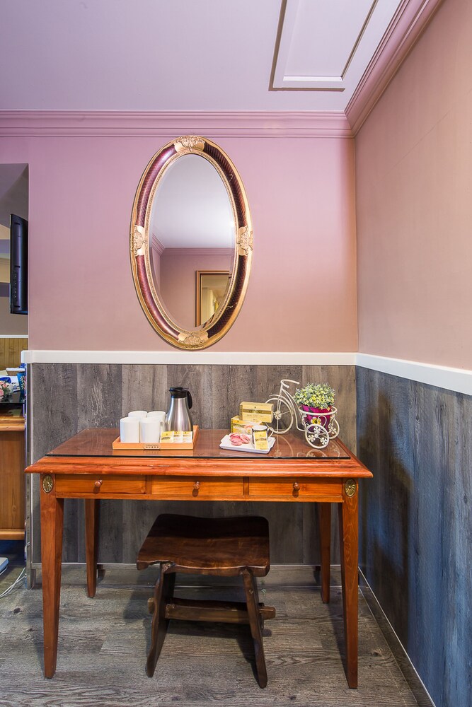 Hotel de Trianon 6/50