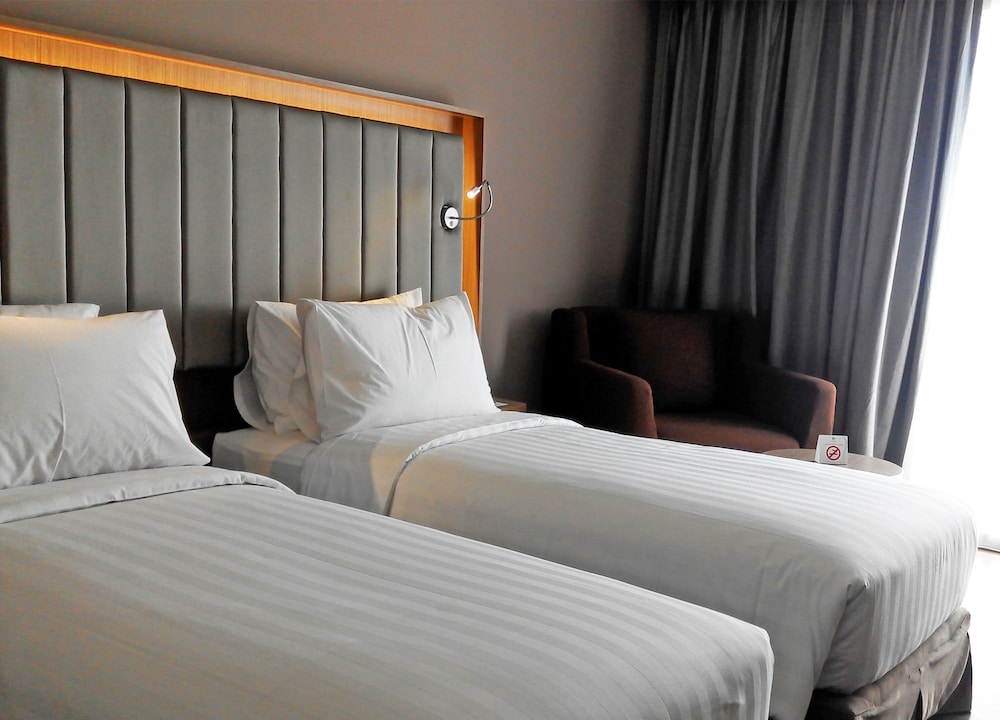 GAMMARA HOTEL MAKASSAR 9/70