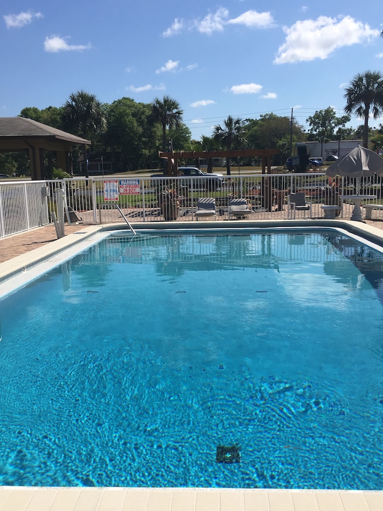 Days Inn By Wyndham Orange City/Deland 5/39