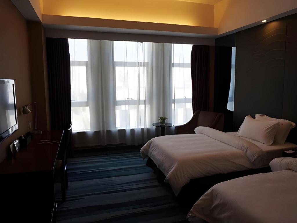 Exquisite, Twin Beds