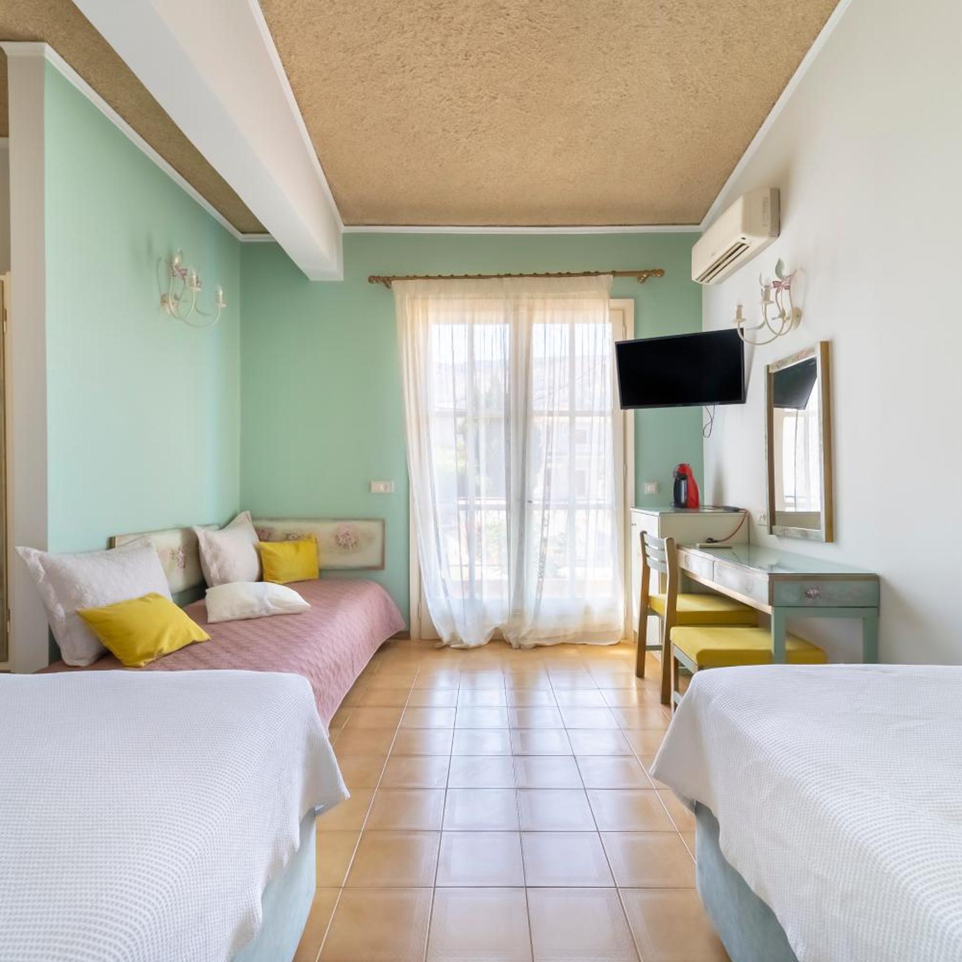 غرفة ثلاثية بإطلالة على الحديقة، Hotel Agia Markella 2/10