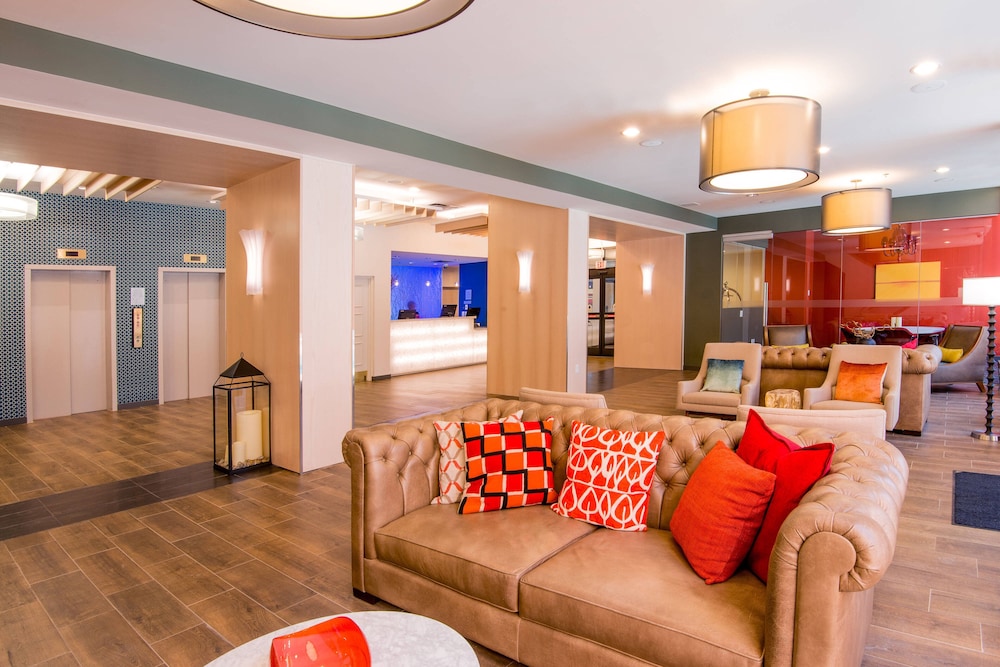 Fairfield Inn Suites By Marriott Charlotte Uptown 32/63