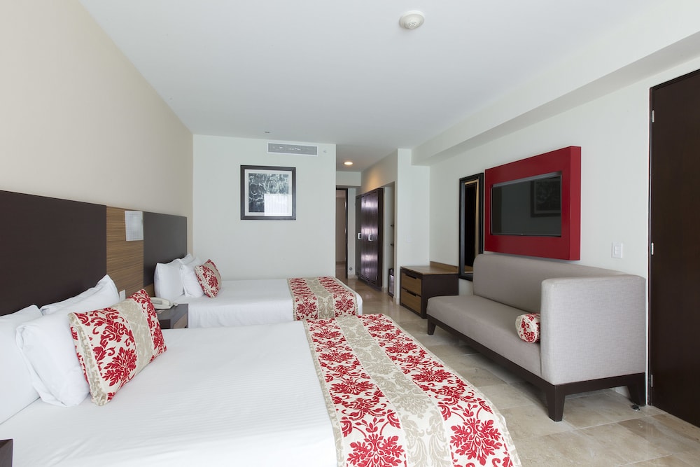 Krystal Cancun 22/50