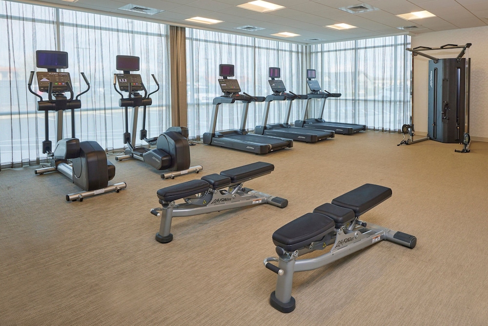 SpringHill Suites Medford Airport 14/28