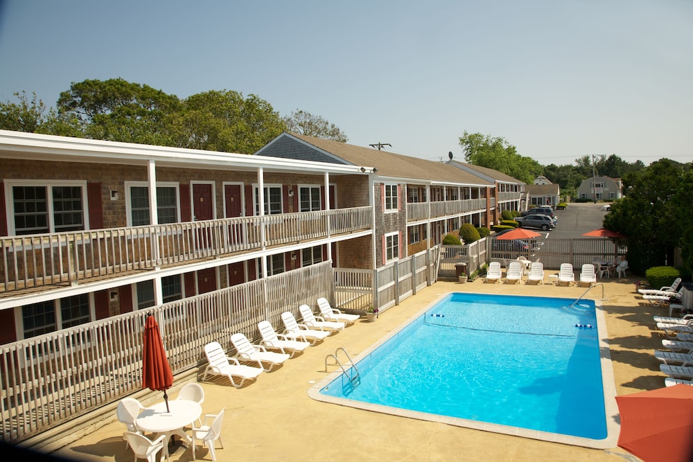 Holiday Hill Inn & Suites 1/61