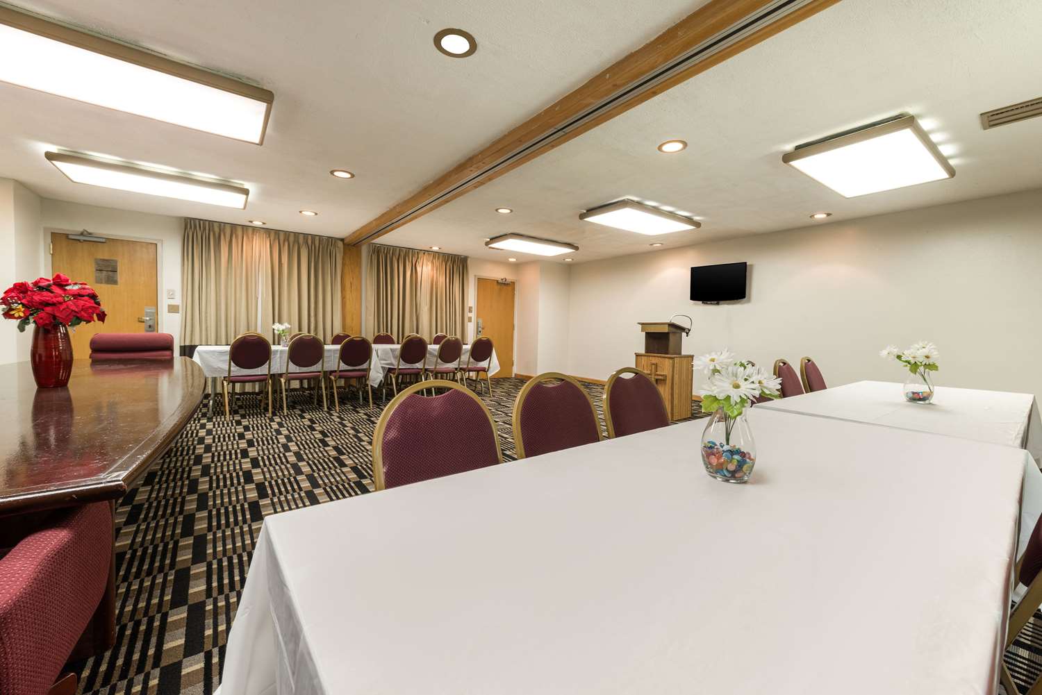 Quality Inn & Suites Portage Central 34/53