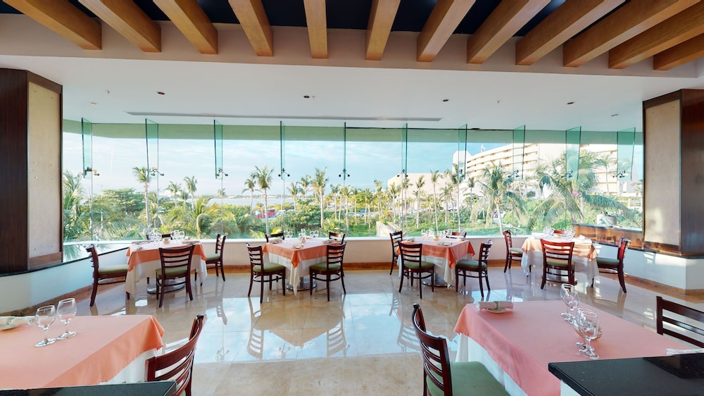Grand Park Royal Cancun All Inclusive 55/73