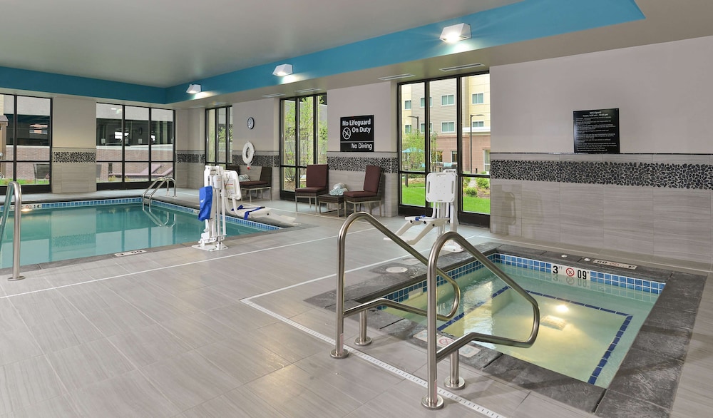 Hampton Inn Suites Des Moines Downtown 25/43