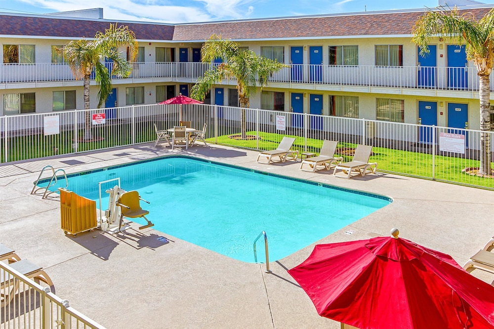 Motel6 Phoenix, AZ - North Bell Road in PHOENIX - AZ