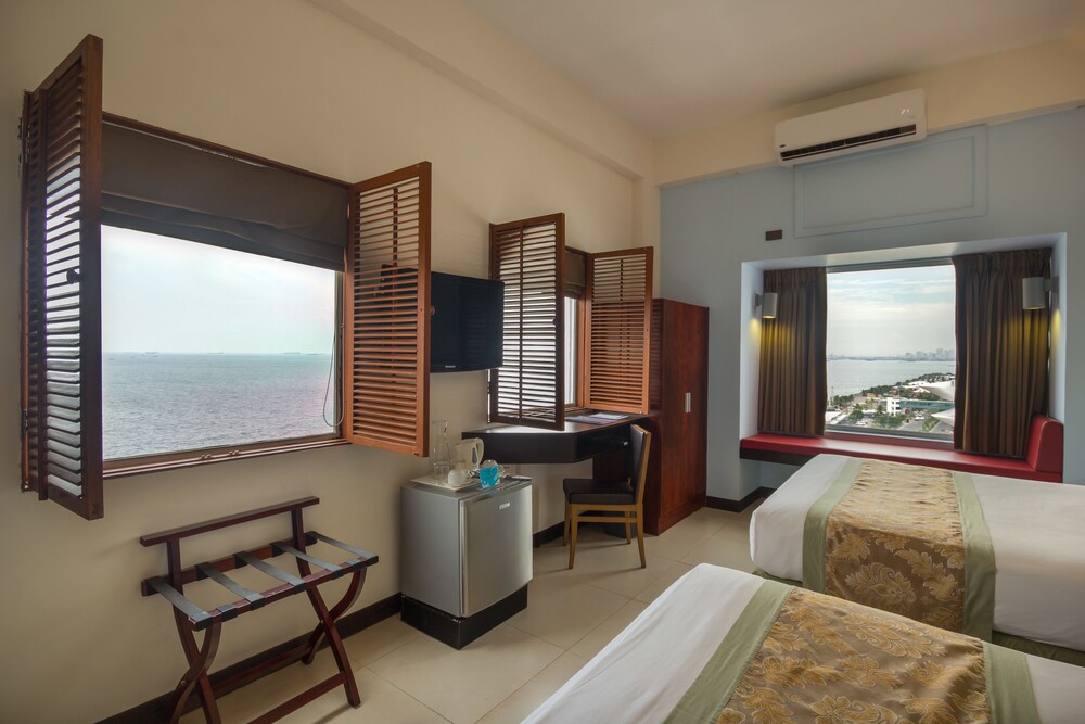 Microtel by Wyndham Mall of Asia 24/44