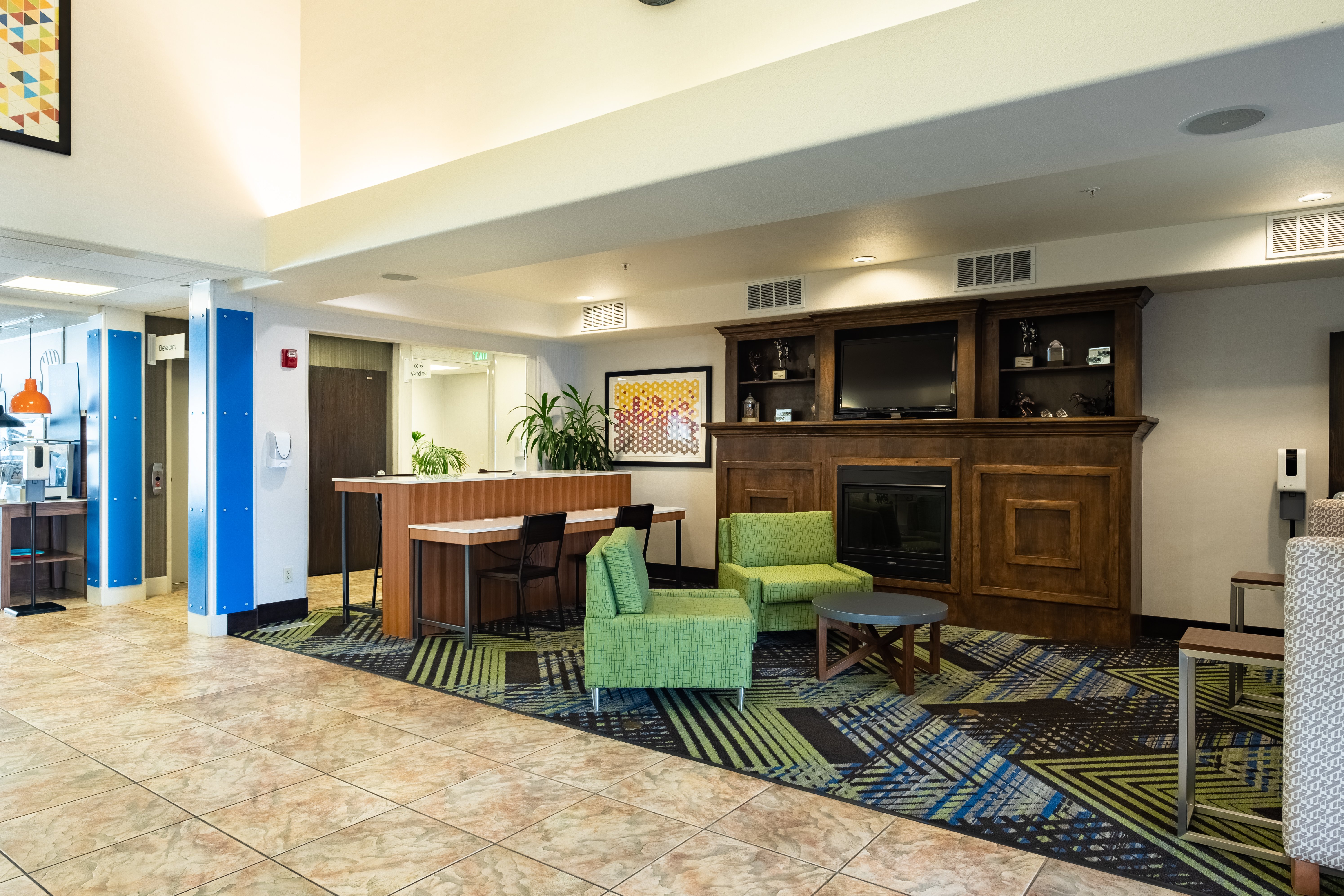 Holiday Inn Express Hotel And Suites Evanston 32/50