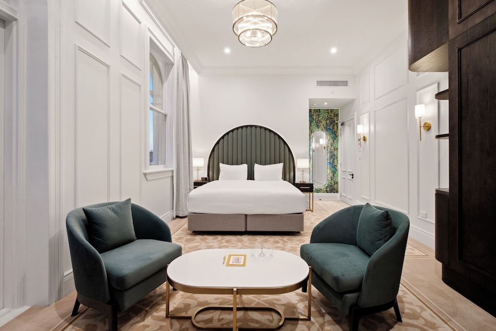 The Clements Hotel 48/65