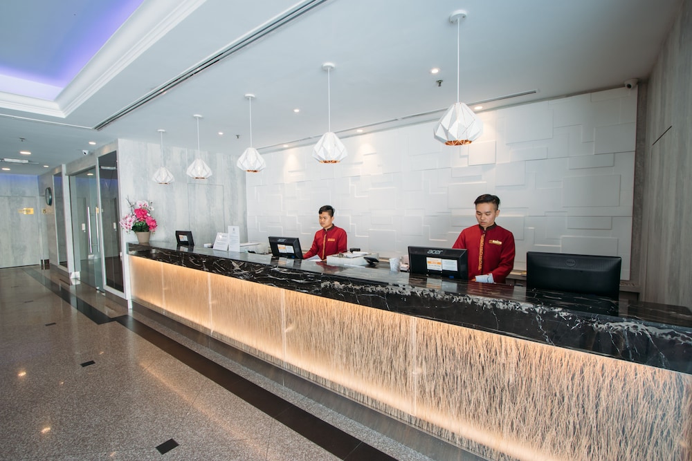 Hotel Continental 3/33