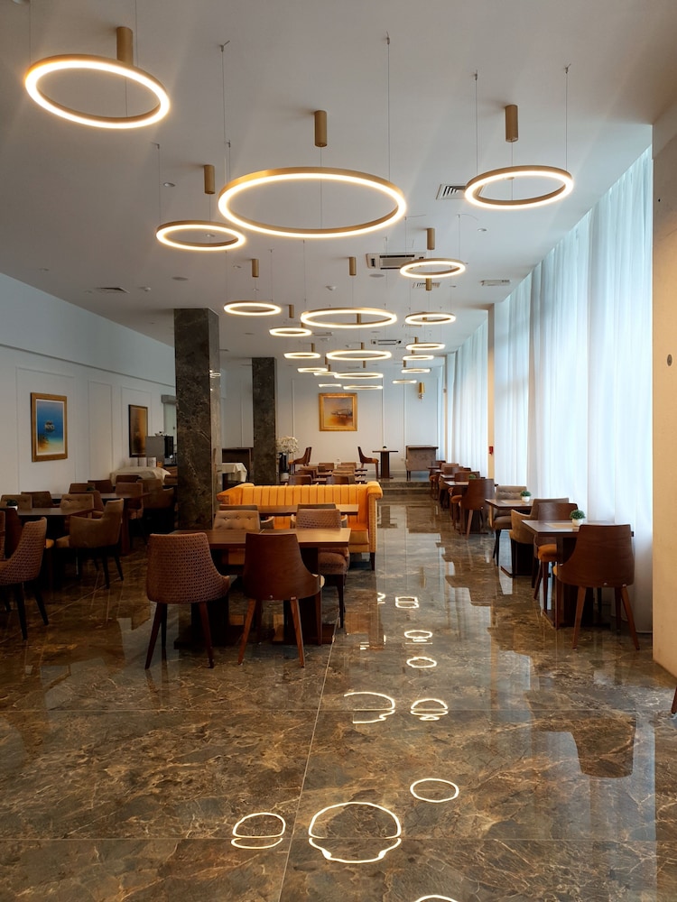 Hotel Corner 48/58