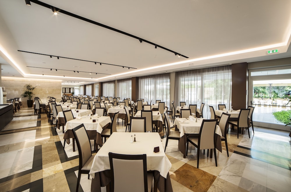 Hotel Bisesti 33/50