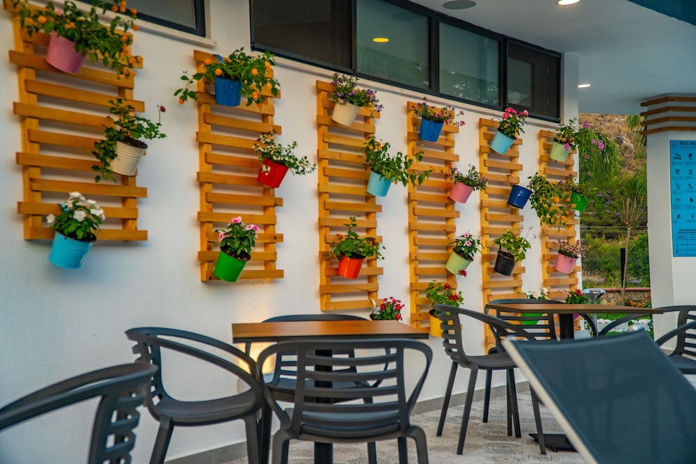 L HOTEL SARIGERME 32/48
