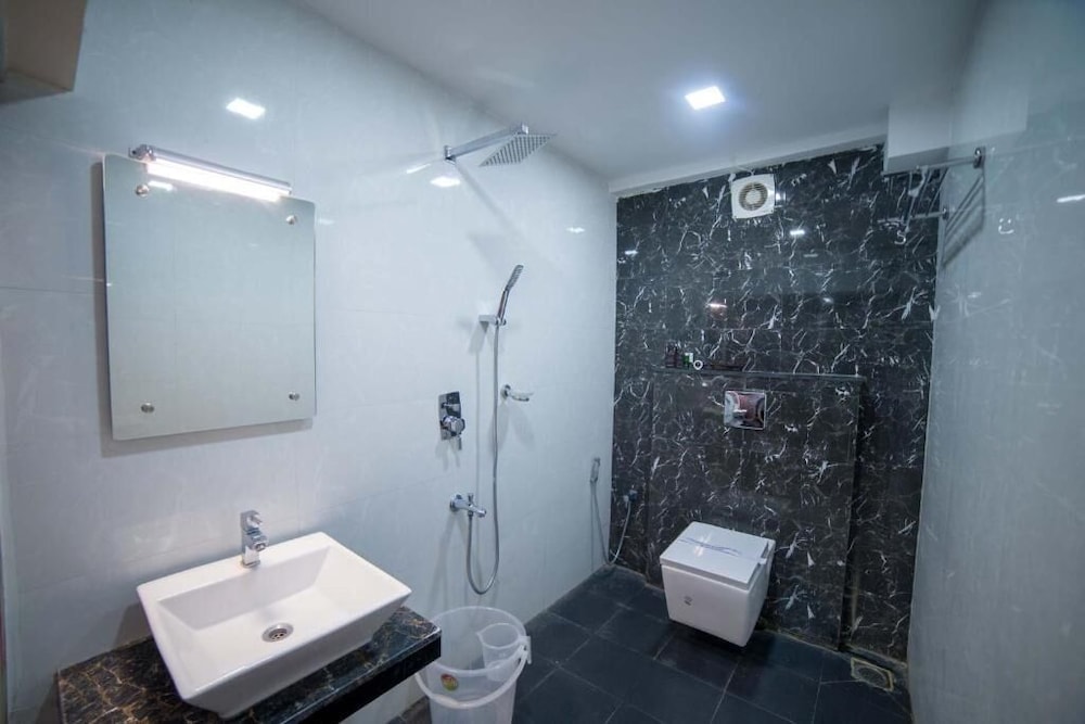 Oyo 14759 Hotel President 51/55