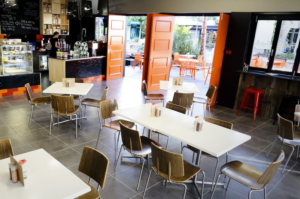 Madison Plaza Townsville 50/64