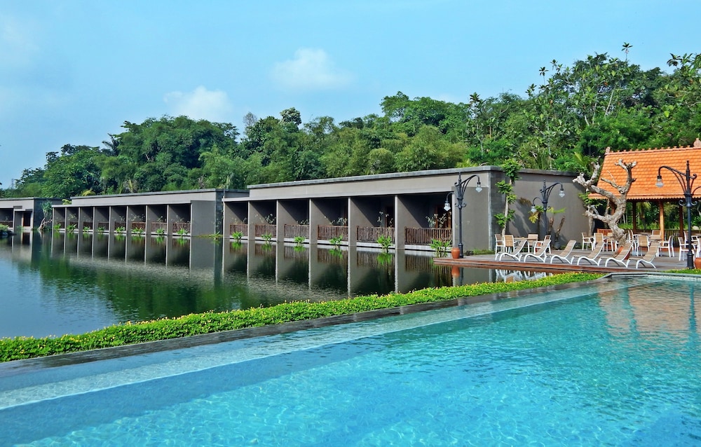 The Westlake Resort Yogya 53/57