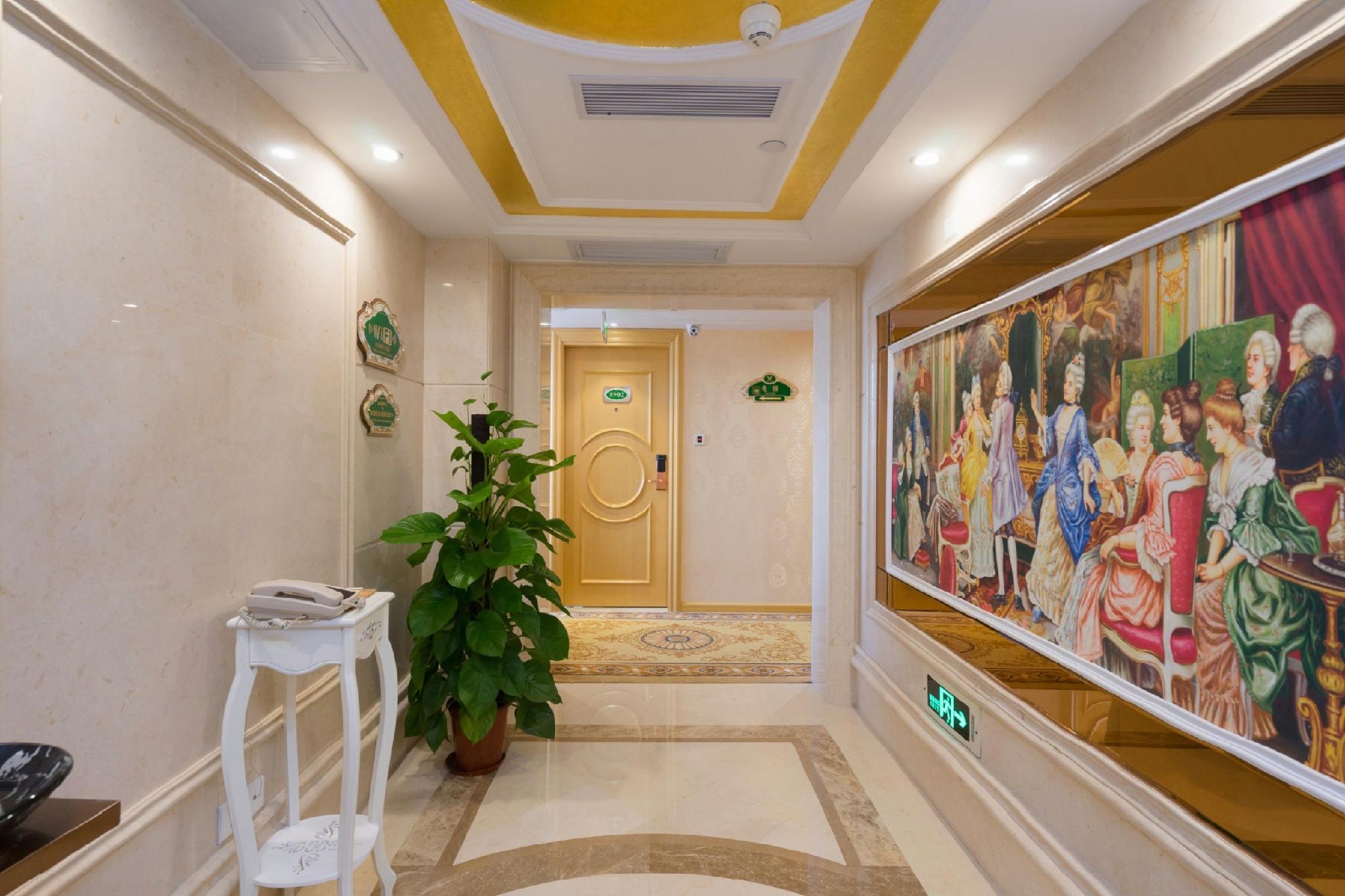 Vienna Hotel (Guangzhou railway station & Xiaobei subway station) 17/48