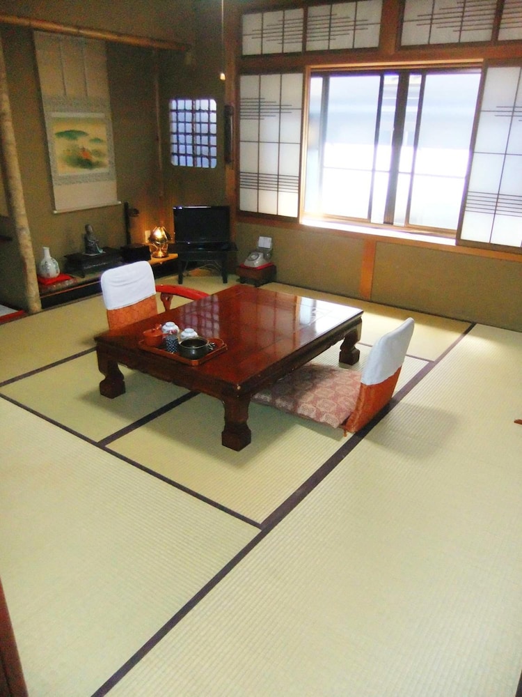 Sumiyoshi Ryokan 36/48