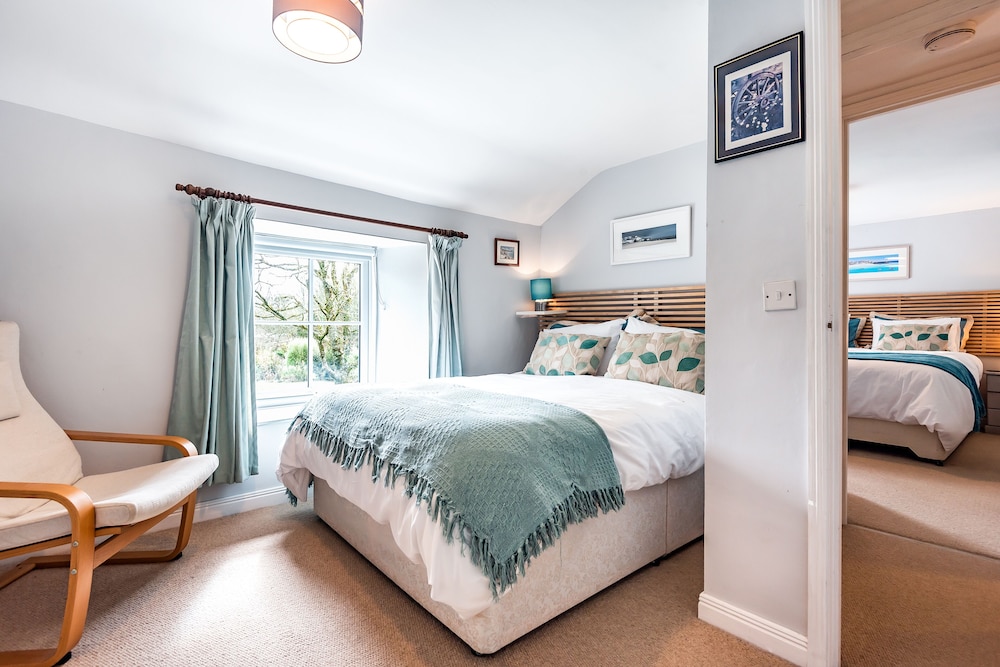 Tresowes Green Cottage 5/50