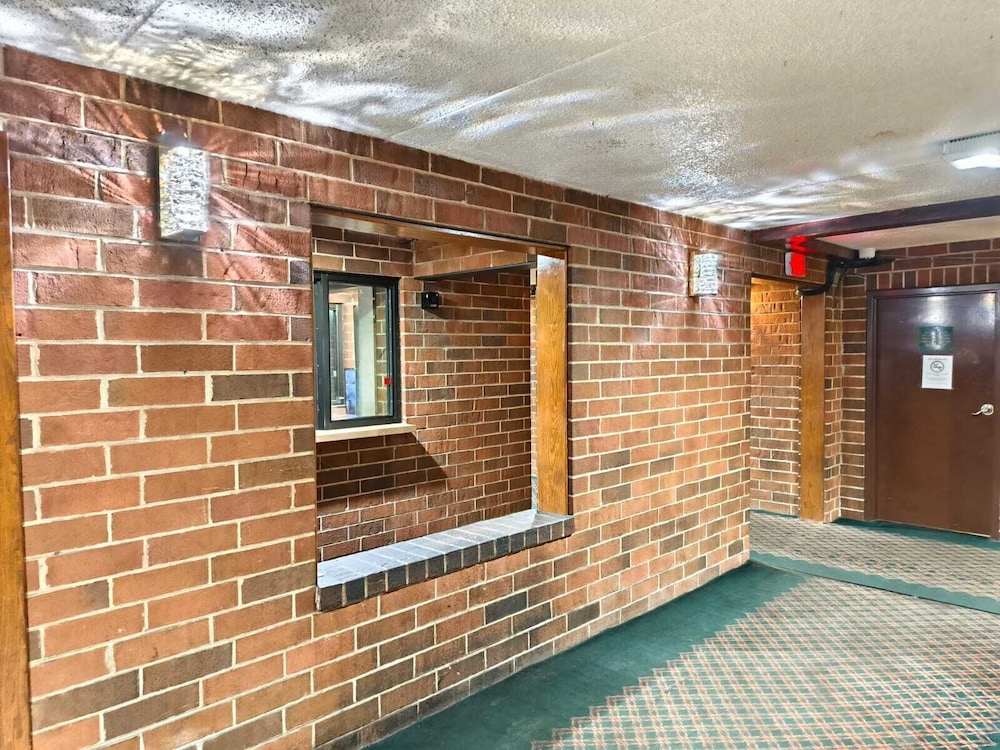 Plaza Hotel By OYO Calumet Park Near Alsip I 57 43/62