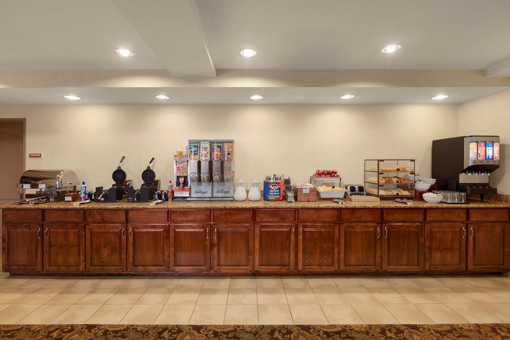 Country Inn & Suites By Radisson, Doswell (Kings Dominion), VA 6/39