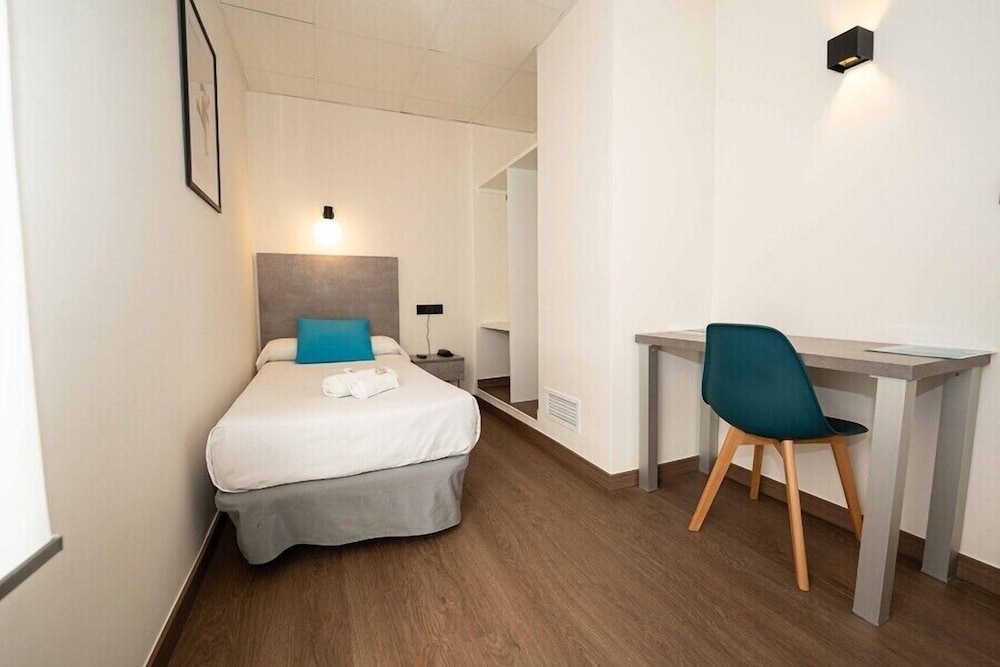 Up, Single, Single Bed