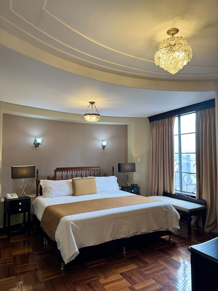 SUITE