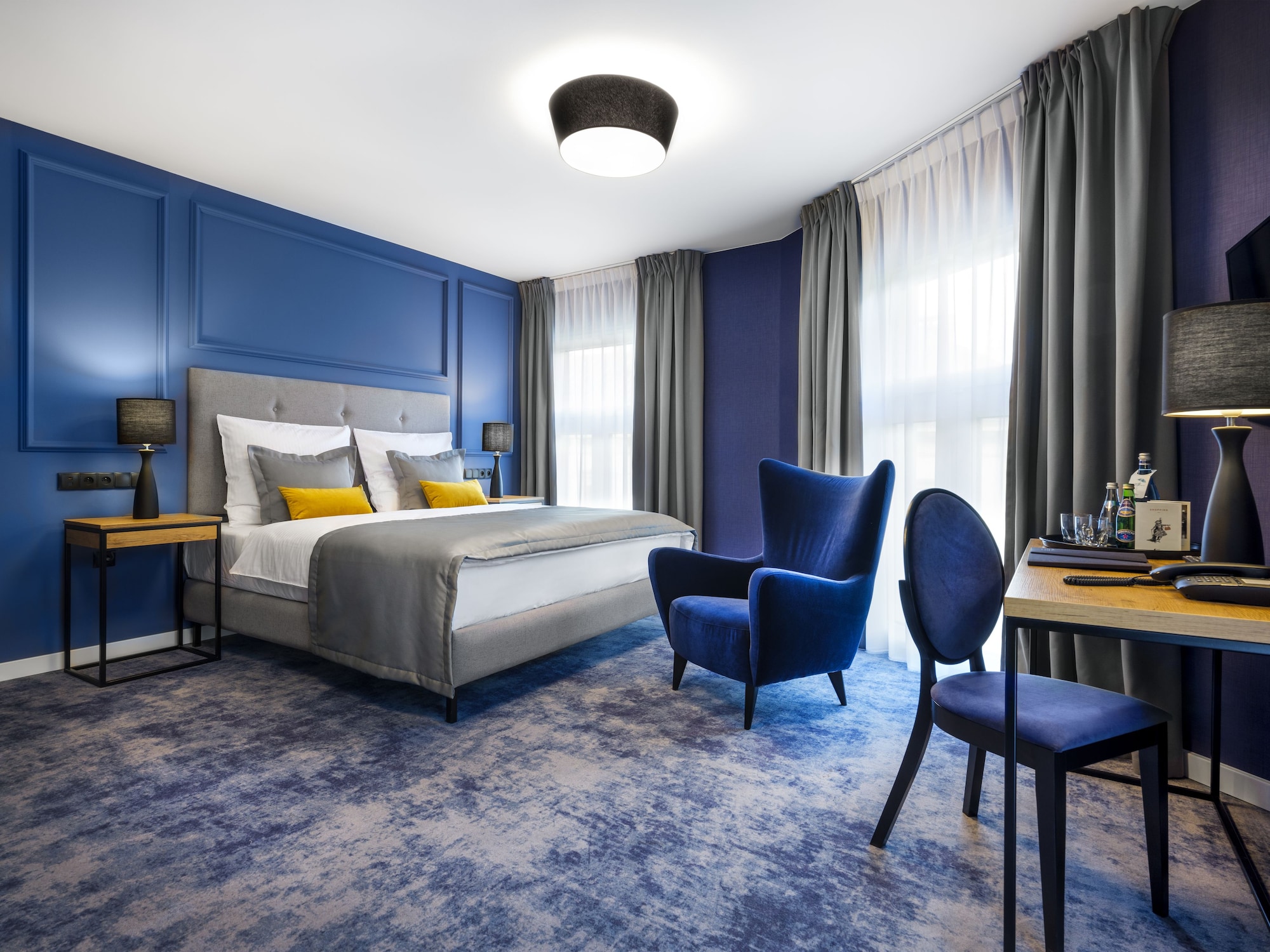 SUPERIOR, DOUBLE OR TWIN BED
