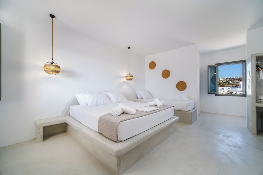 Signature, Suite, 1 King and 1 Single Beds, Sea View, Outdoor Jetted Tub