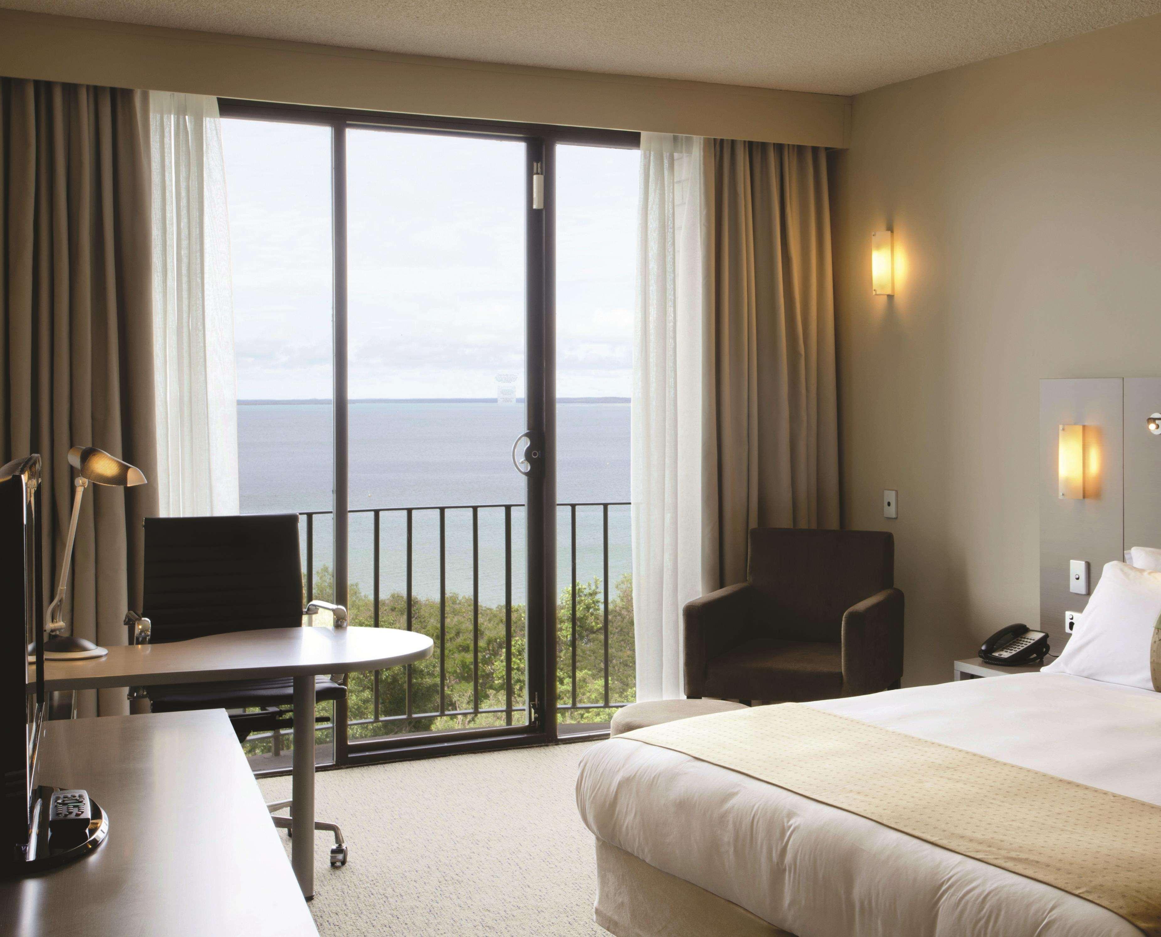 DELUXE, KING BED, HARBOUR VIEW