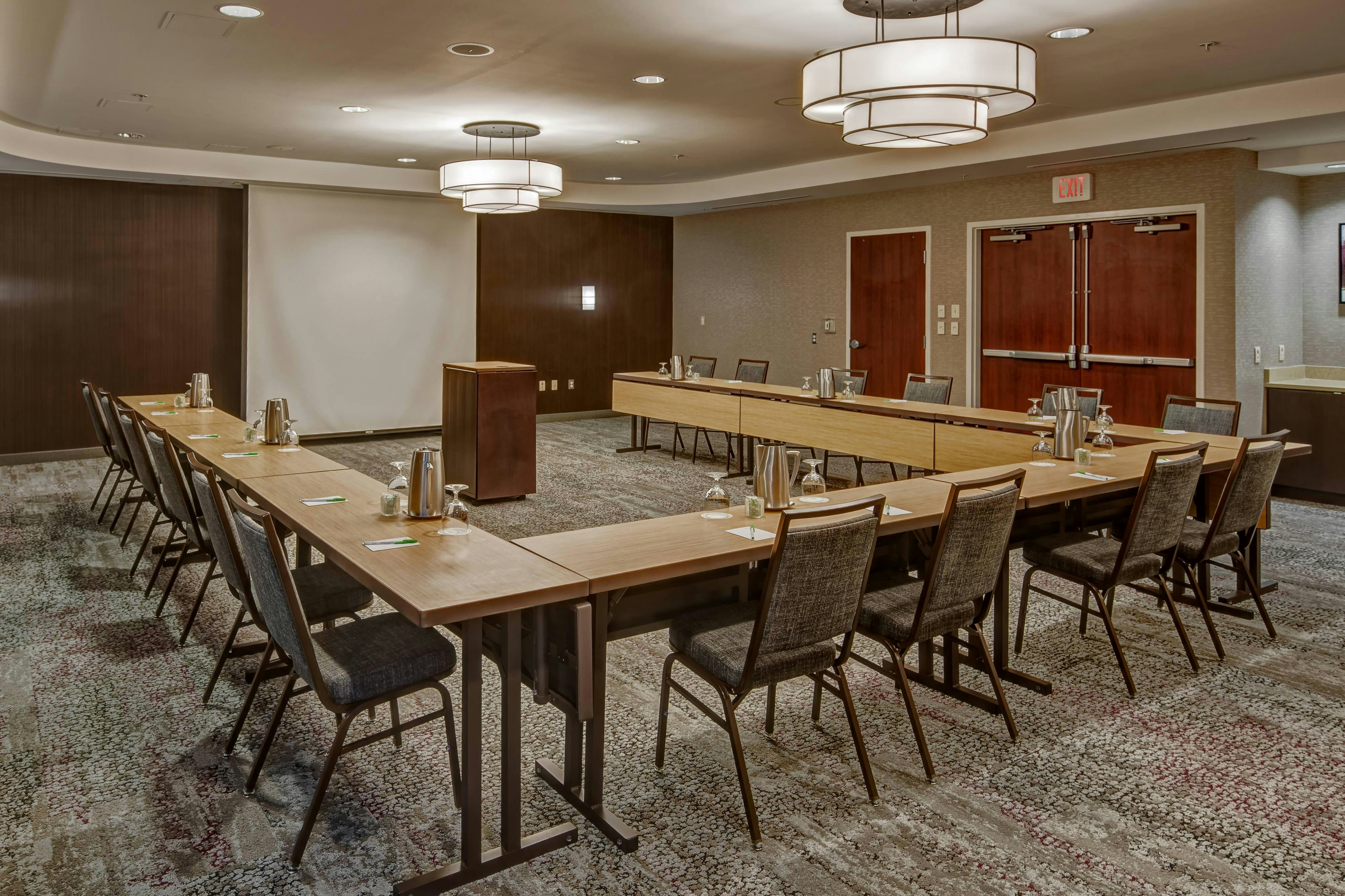 Courtyard by Marriott Newport News Airport 13/19