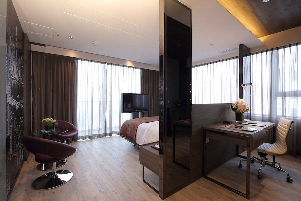 The Perkin Hotel 24/41