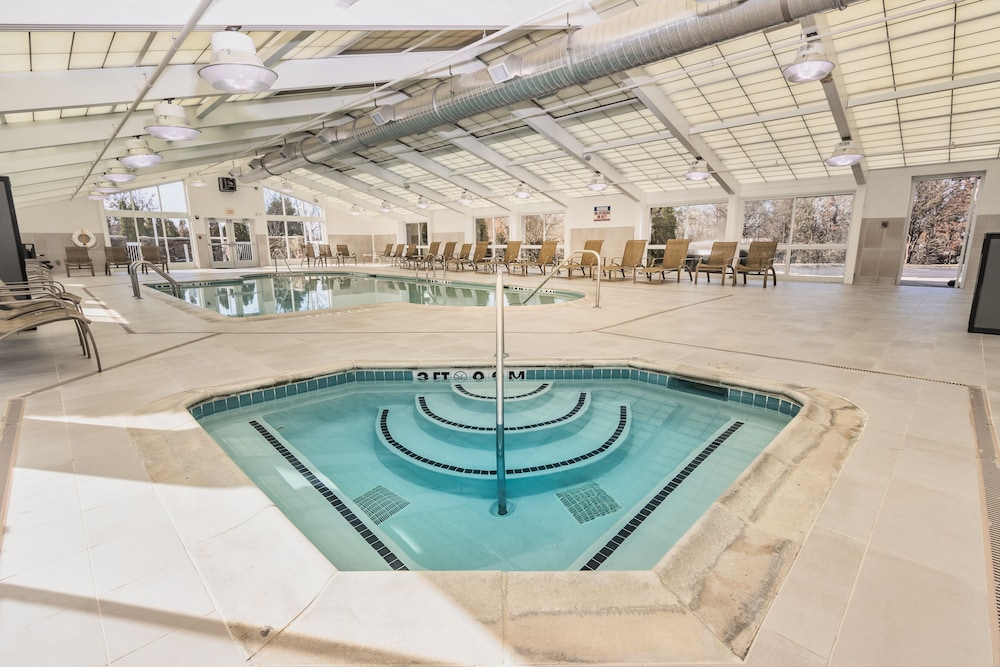 Holiday Inn Suites Memphis Wolfchase Galleria 5/79