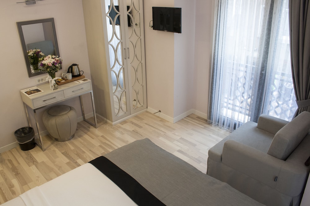 Primero Hotel 57/65