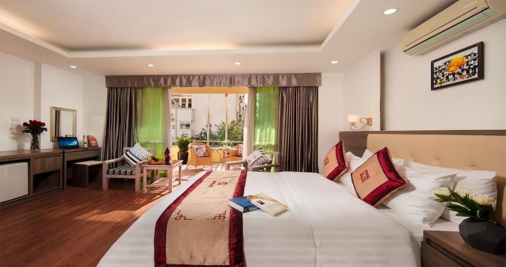 Hotels Van Mieu 8/16