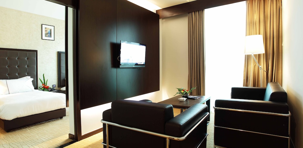 DELUXE, SUITE, KING BED