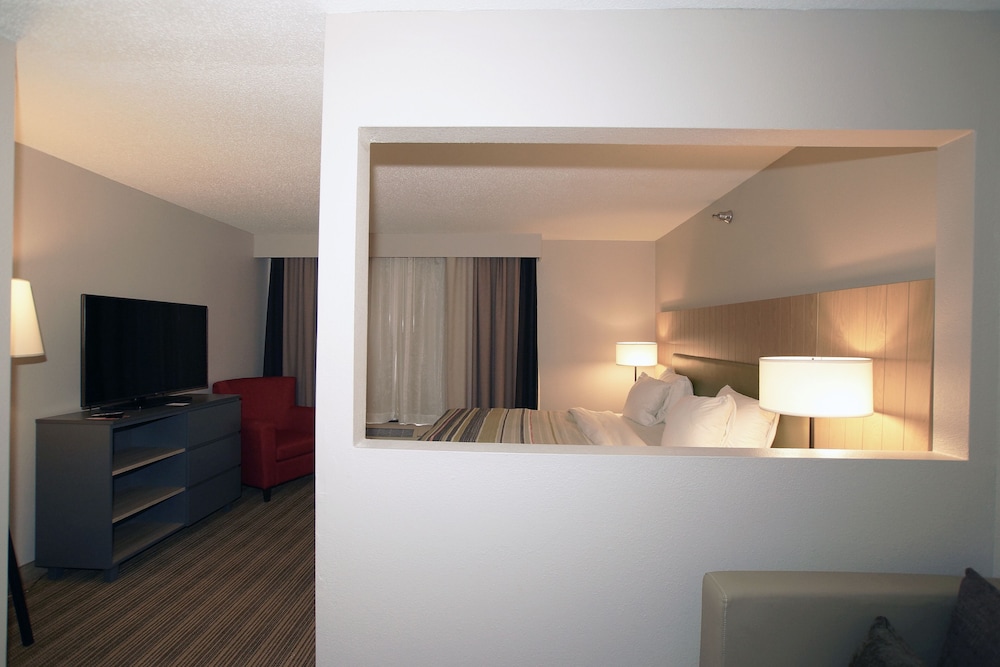 Country Inn & Suites by Radisson Greenfield IN 16/37