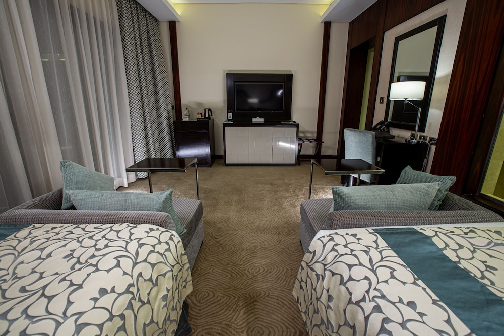 Triumph Luxury Hotel 16/64